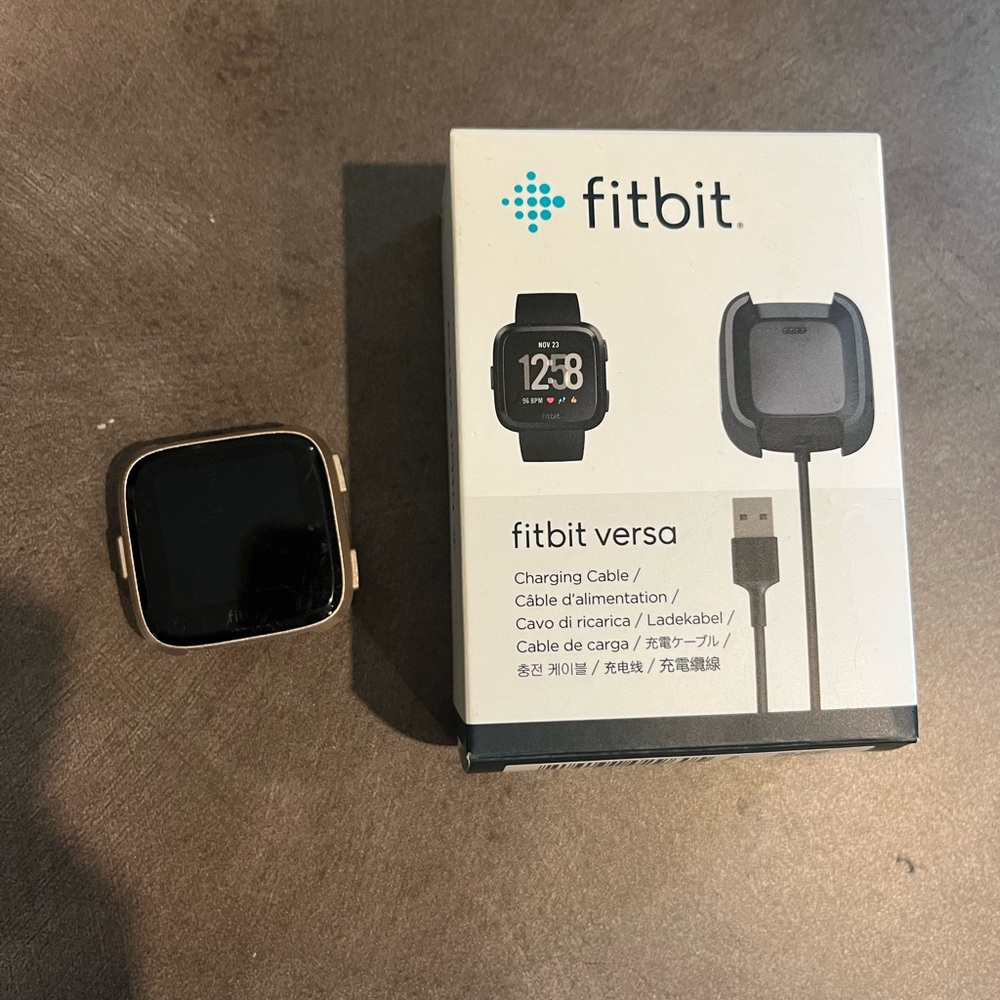 Fitbit Versa Rose Gold Smartwatch